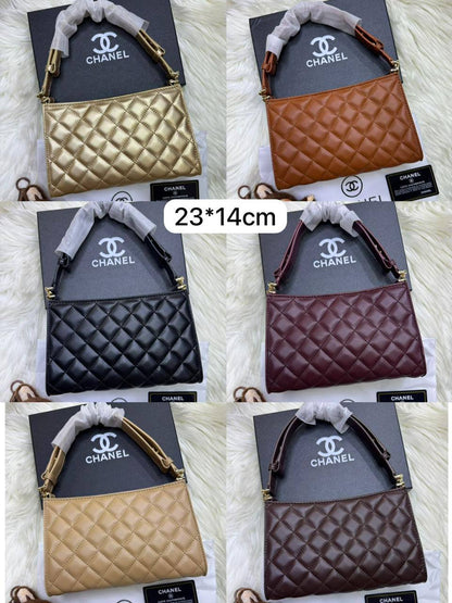 💖 Chanel 26x 
1️⃣ First quality +🎁
Size : 23 * 14 cm

85 dhs✅

with box
🎁🎁🎁

Zain115
♥️♥️♥️