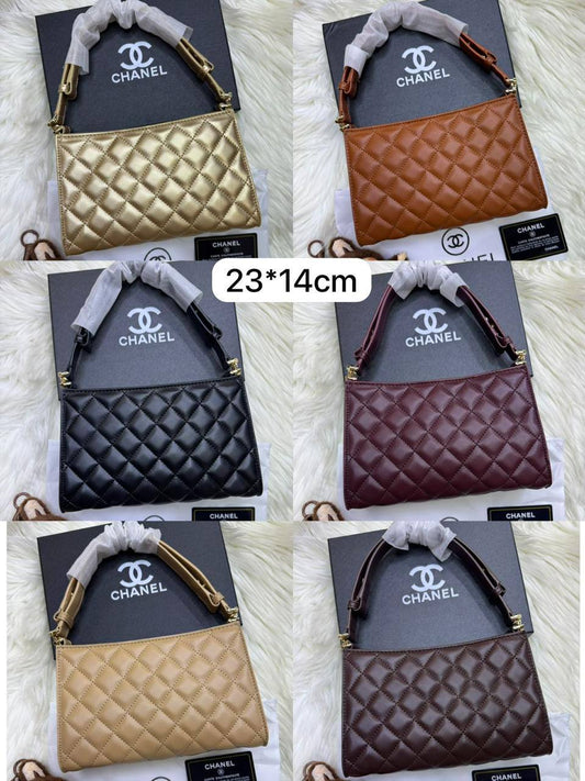 💖 Chanel 26x 
1️⃣ First quality +🎁
Size : 23 * 14 cm

85 dhs✅

with box
🎁🎁🎁

Zain115
♥️♥️♥️