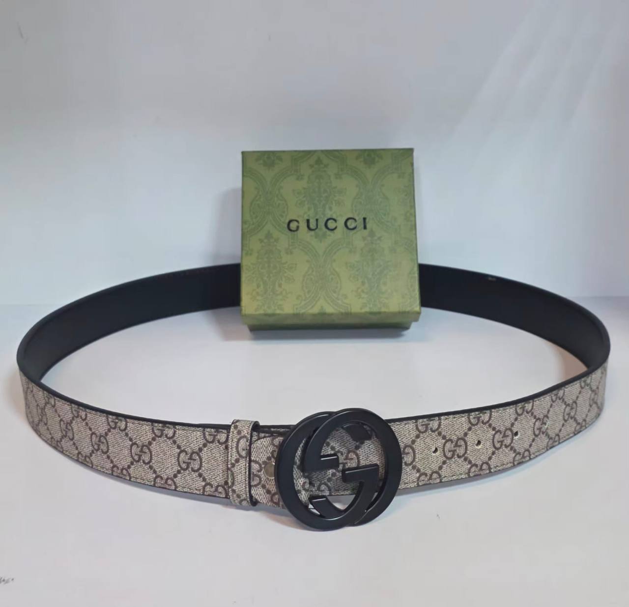 Mens belts 
with box
35 dhs💛

Zain232
♥️♥️♥️
