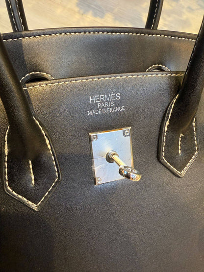 HERMES 
New material 
30cm
115 dhs🪙🌨️

Zain44
♥️♥️♥️