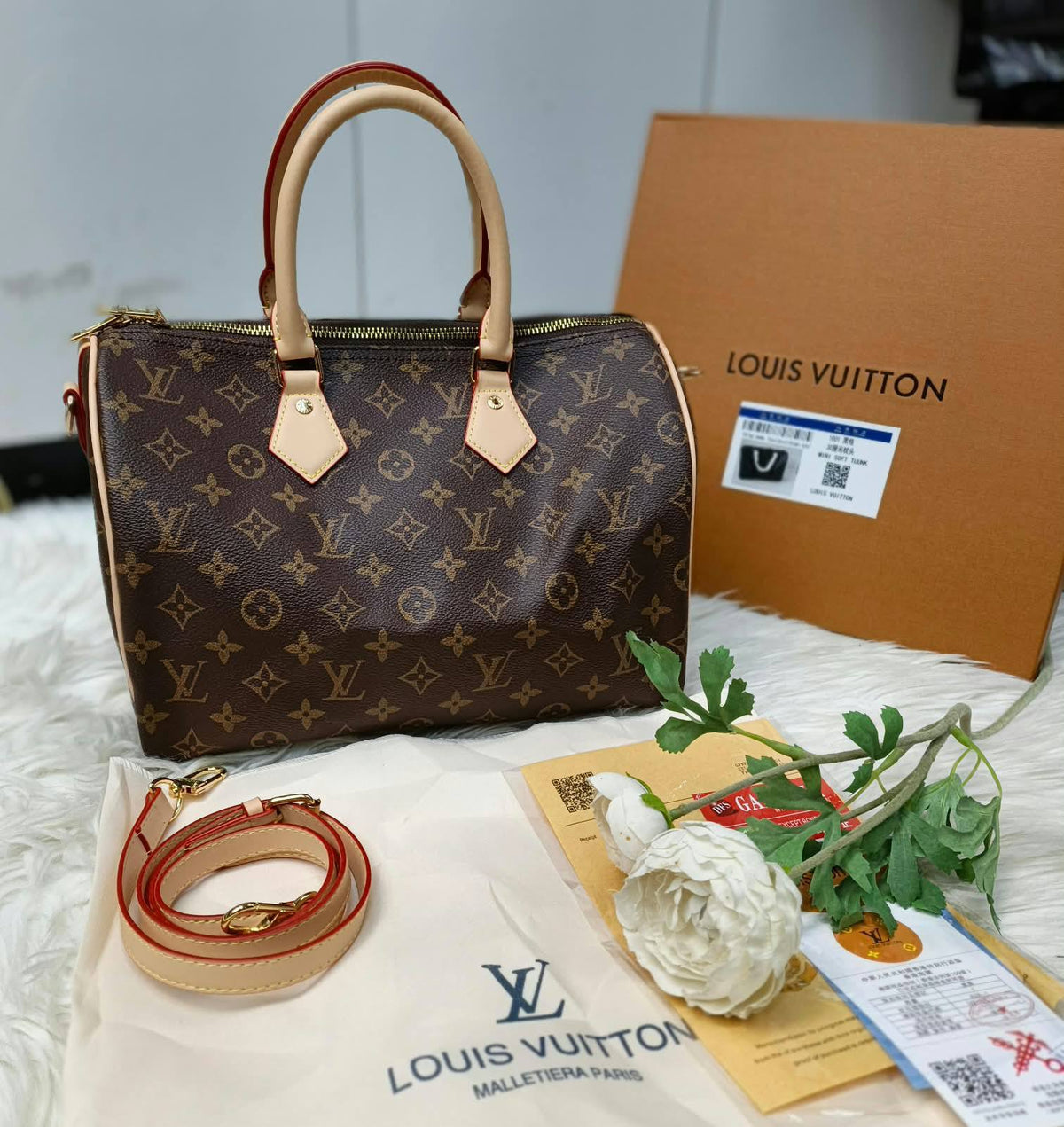 AVAILABLE 
SPEEDY 
LV

WITH BOX 
100 dhs🇦🇪🇦🇪
HIGH QUALITY 

Zain169
♥️♥️♥️