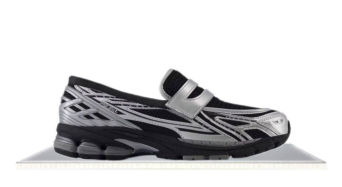New Balance 1906L loafers "Silver Metallic/Black"
36-45 AVAILABLE 
230 dhs✅

Zain242
♥️♥️♥️
