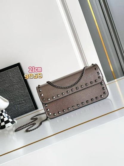 Valentino 
Master🌺🌺
240 dhs💓💓

Zain153
♥️♥️♥️