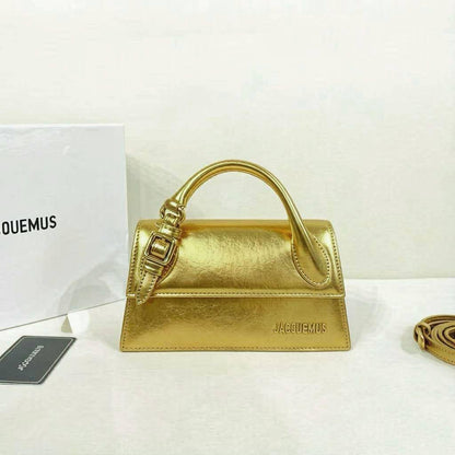 JACQUEMUS 
RESTOCK 
GOOD QUALITY 
WITH BOX 

100 dhs🇦🇪🇦🇪

SIZE: 20cm

Zain295
♥️♥️♥️