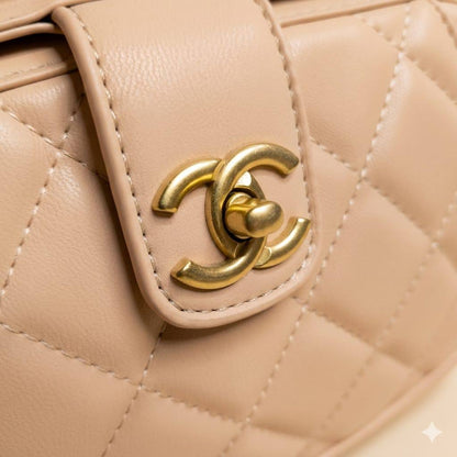 CHANEL ᴛᴏᴘ ʜᴀɴᴅʟᴇ
ᴄʟᴜᴛᴄʜ sᴀᴛᴄʜᴇʟ ʙᴀɢ
ᴡɪᴛʜ ʟᴏɴɢ ᴄʜᴀɪɴ ʙᴇʟᴛ
ɢᴏʟᴅ ʜᴀʀᴅᴡᴀʀᴇ
sɪᴢᴇ : 23 cm
ᴡɪᴛʜ BOX
🎁🎁🎁

85 dhs✅

Zain31
♥️♥️♥️