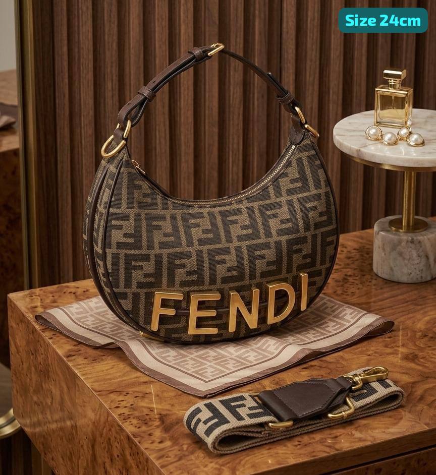 Fendi
Good quality 
with box 
🎁🎁🎁

120 dhs✅

Zain186
♥️♥️♥️