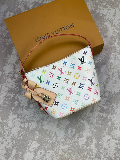 LV 
Copy1 

220 dhs✅

With box
🎁🎁🎁

Zain175
♥️♥️♥️