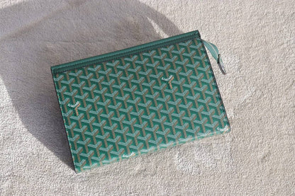 Men's Clutch
90 dhs💓
With Box

Zain33
♥️♥️♥️