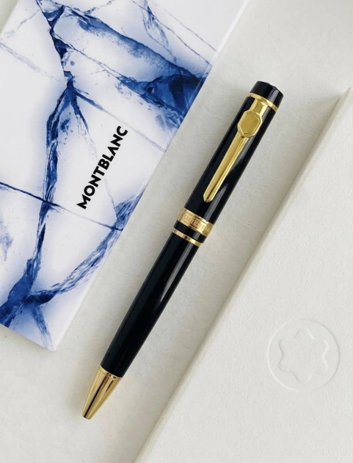 Mont Blanc 

pen master 
quality 
with original box 

95 dhs🇦🇪🇦🇪

Zain59
♥️♥️♥️