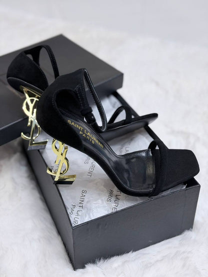 YSL
💎 _*VIP QUALITY +A*_ 💎
Size 37 To 41
480 dhs✅

Zain292
♥️♥️♥️