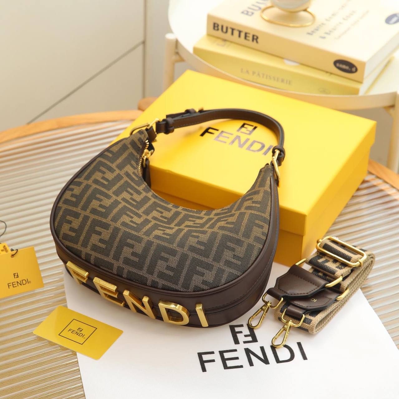 Fendi 
Best quality with box’s 
110 dhs✅
size 24 CM

Zain290
♥️♥️♥️