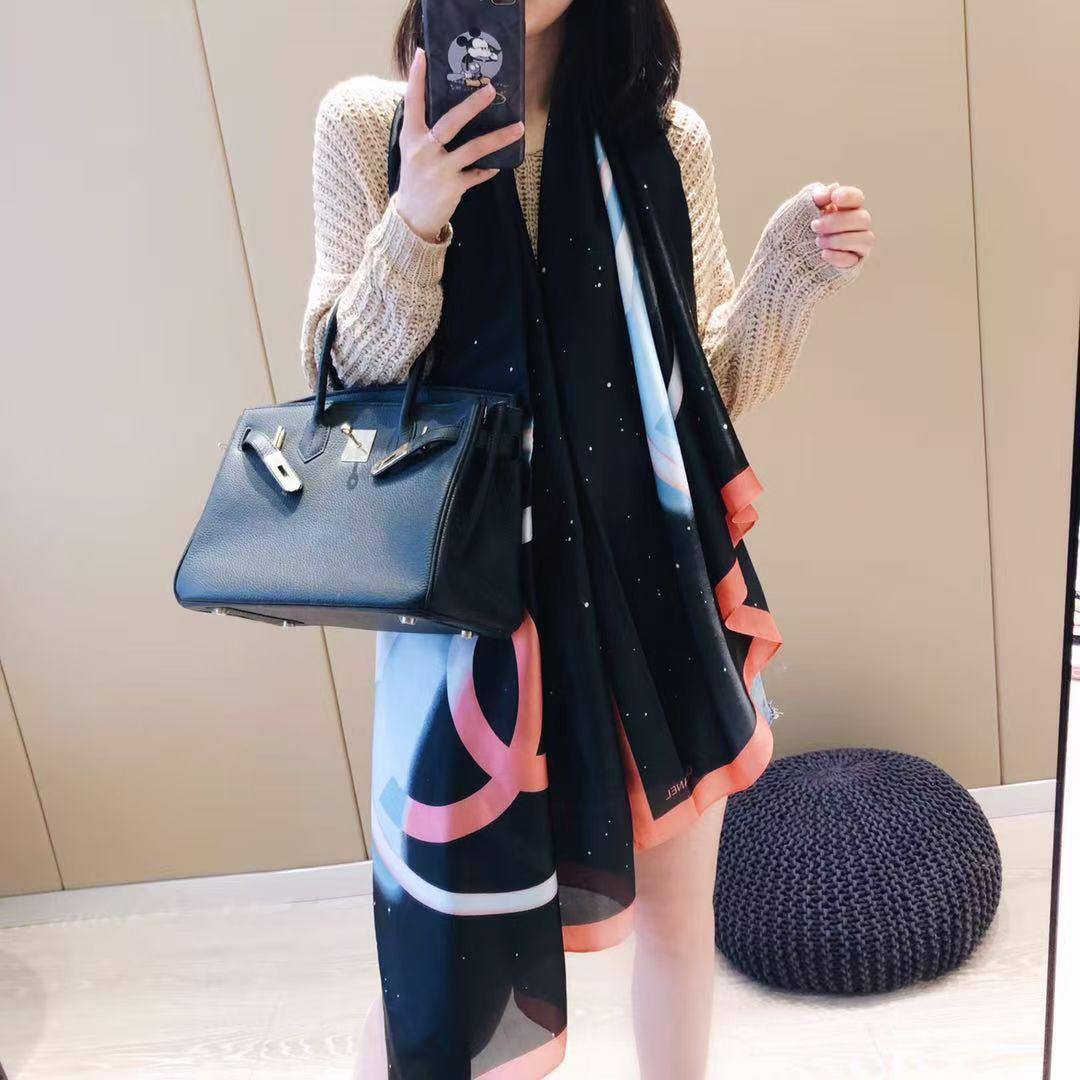 Silk scarf 
40 dhs❣️

Zain93
♥️♥️♥️