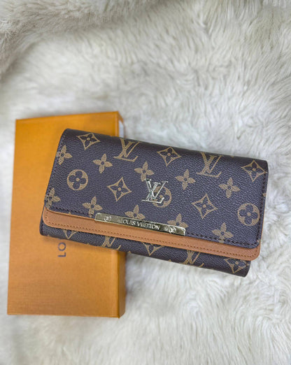 LV
Long wallet 

With box 
40 dhs🇦🇪🇦🇪

Zain50
♥️♥️♥️