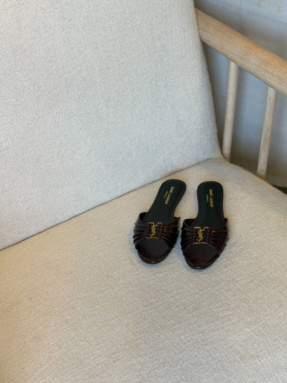 YSL
QUALITY:SUPER MASTER 😍
SIZE:36 TO 42😍🥰
430 dhs🇦🇪🇦🇪

Zain319
♥️♥️♥️
