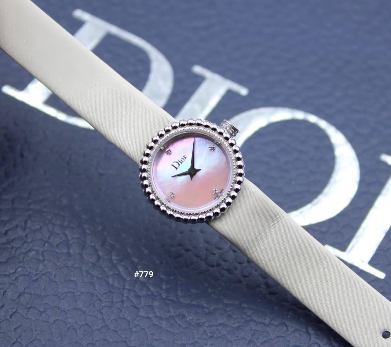 DIOR WOMEN LEATHER 
19MM

270 dhs🪙🌨️

Zain58
♥️♥️♥️