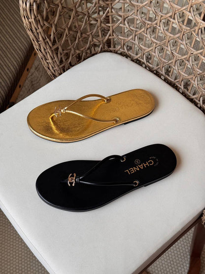 CHANEL 🩶
🤩Available new 😍😍
Size: 36 to 41
Super master quality 
450 dhs✅

Zain198
♥️♥️♥️
