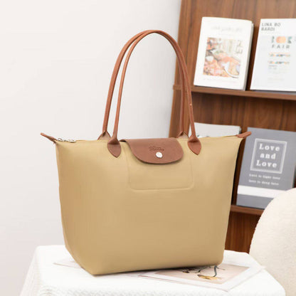 LONGCHAMP BAG 
BIG SIZE 
50 dhs✅
SIZE - *46×18×30 cm

Zain40
♥️♥️♥️
