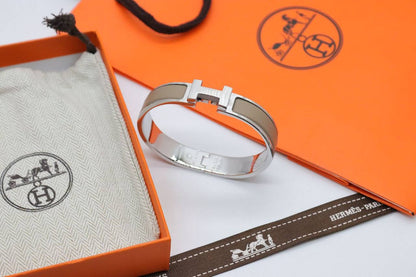 Hermes
Master
100 dhs🪙💕
Sizes 19/21

Zain33
♥️♥️♥️