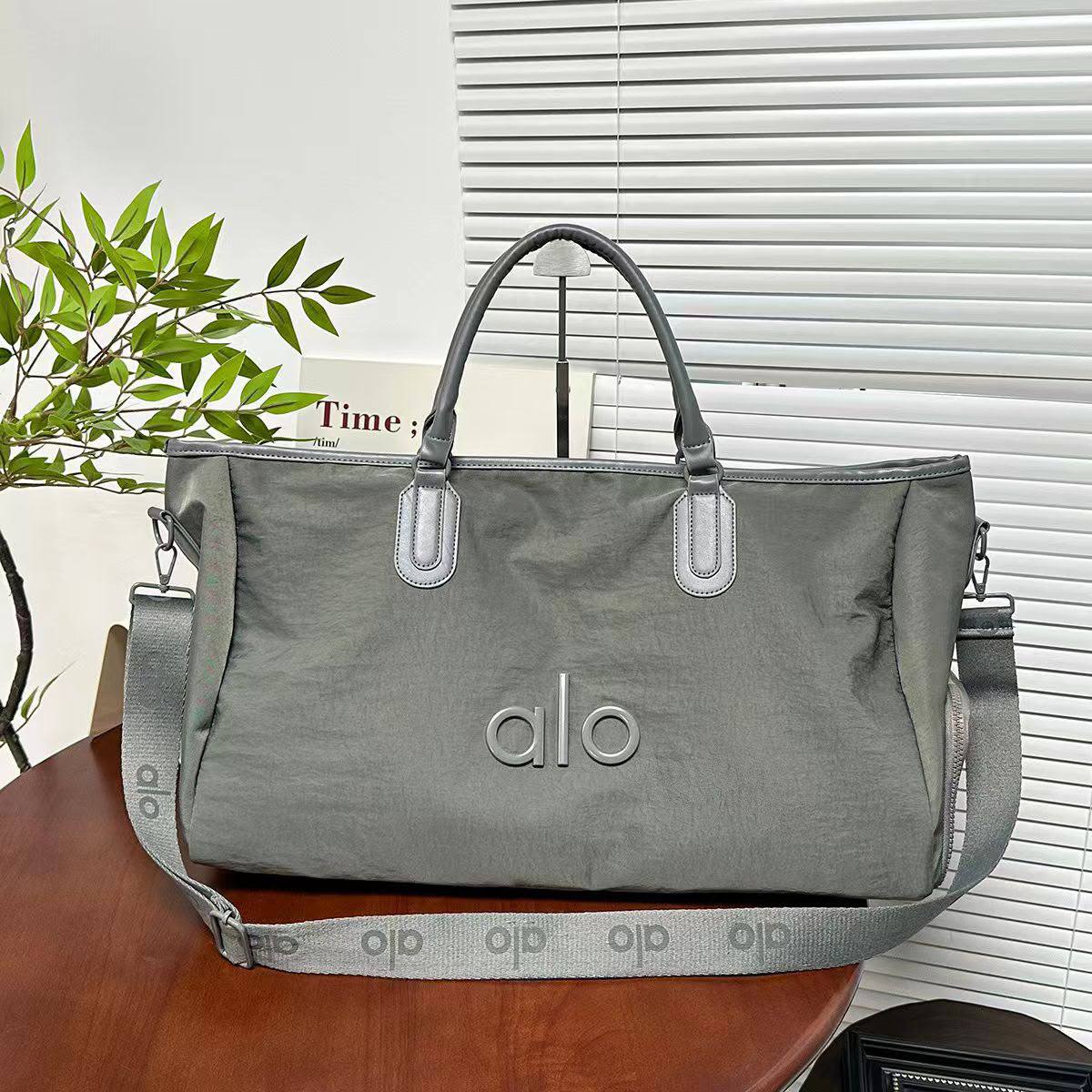 Alo Bags
100 dhs🇦🇪🇦🇪

Zain35
♥️♥️♥️