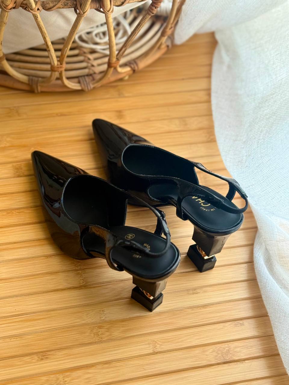 Chanel
Vip Quality
𝗦𝗶𝘇𝗲 𝟯𝟲 𝘁𝗼𝗼 𝟰𝟭 
490 dhs✅

Zain303
♥️♥️♥️