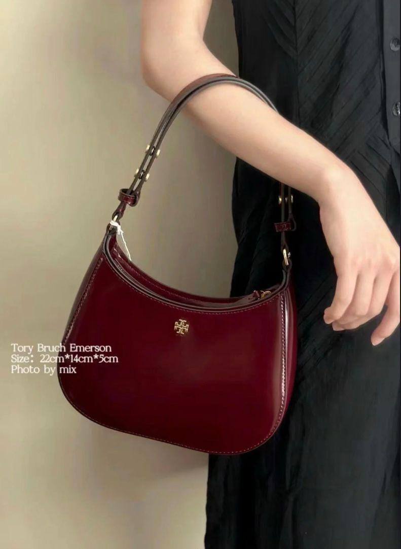 TORY BURCH 
GOOD QUALITY 
WITH BOX 
90 dhs✅

Zain17
♥️♥️♥️