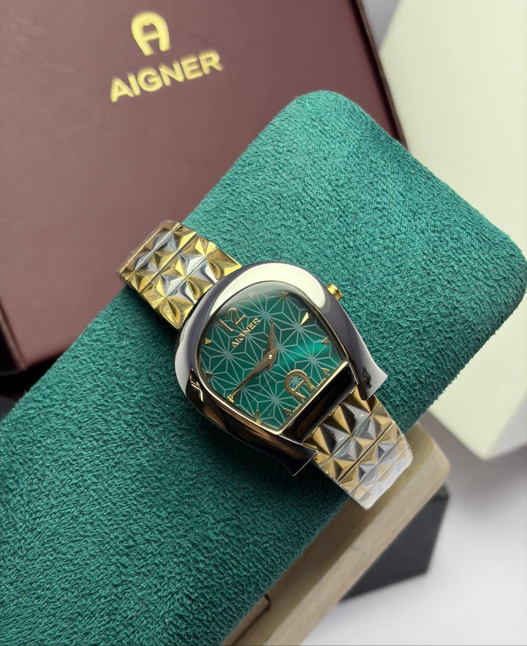 Aigner watch for ladies good quality 
260 dhs✅

Zain59
♥️♥️♥️