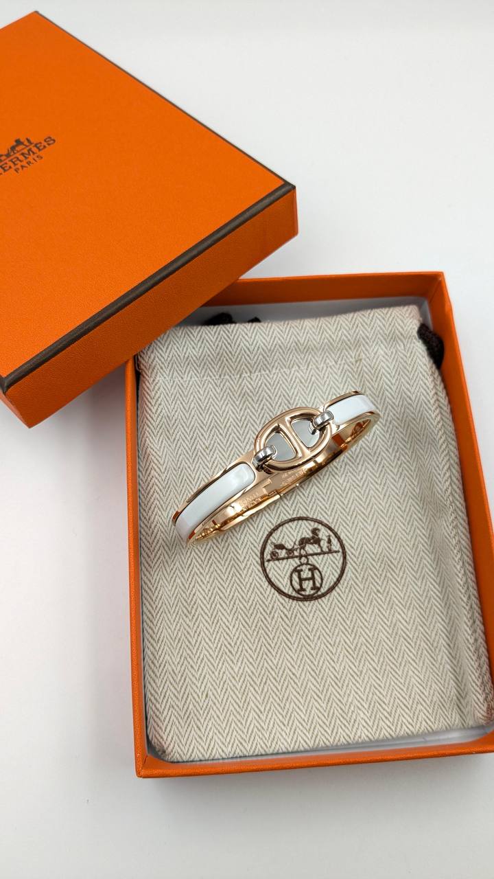 Hermes
Bangle
130 dhs✅

Zain210
♥️♥️♥️