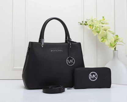 MK 

NEW CAME 
GOOD QUALITY 
WITH WALLET 

110 dhs🇦🇪🇦🇪

SIZE: 31cm
Zain295
♥️♥️♥️