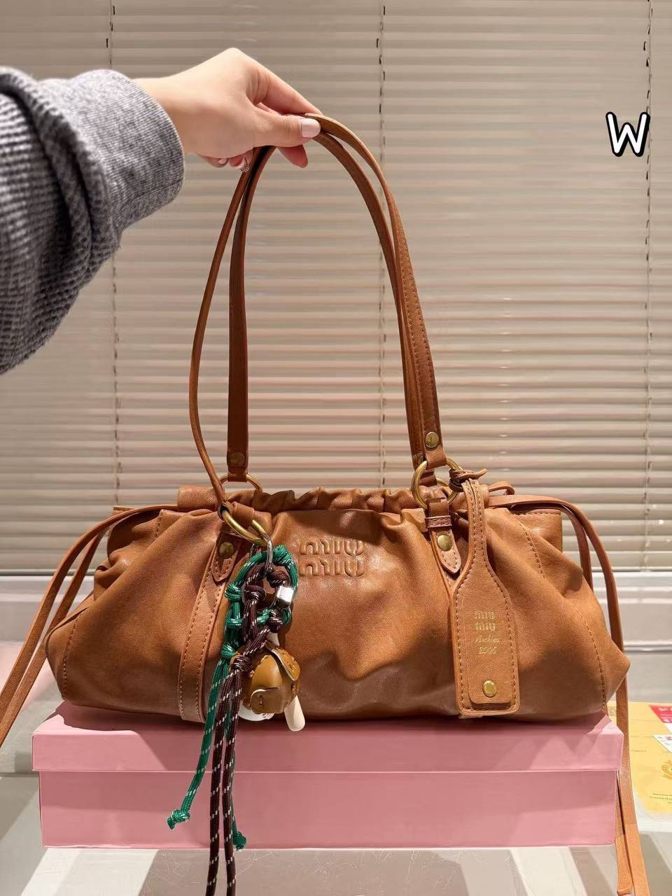Miu Miu
Master
290 dhs🪙💕

Zain141
♥️♥️♥️