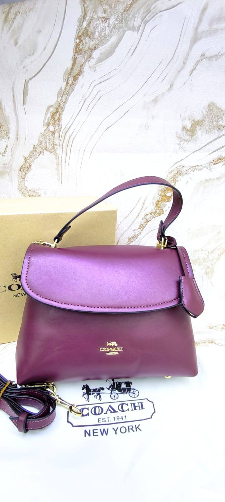 Coach
100 dhs🇦🇪🇦🇪
with box

Zain203
♥️♥️♥️