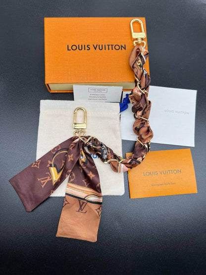 Louis Vuitton 🦋*
Bag charms ❤️‍🔥
Master quality 💯
With normal boxes 📦 
45 dhs🪙🌨️
With master box 🗃️ 
60 dhs🪙🌨️

Zain216
♥️♥️♥️
