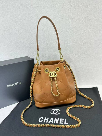 Chanel
High quality
With box 
110 dhs💛

Zain136
♥️♥️♥️