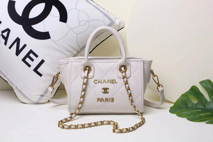 Chanel 
95 dhs✅
size 20×10×15cm

Zain213
♥️♥️♥️