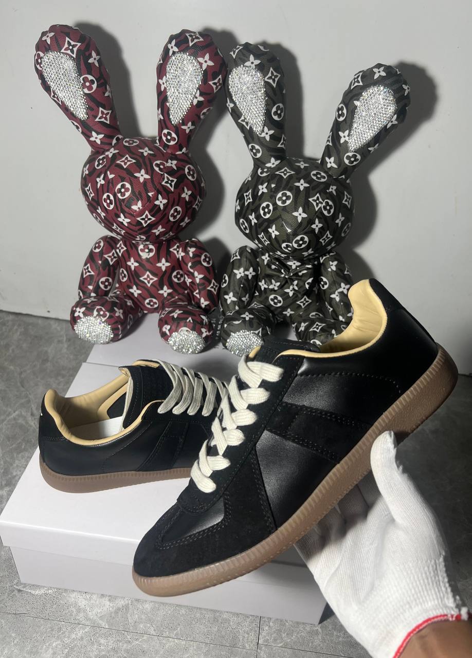 Maison Margiela Replica low-top Black🖤🍂
NEW ARRIVALS 😇
36-45 AVAILABLE 🤩
240 dhs🇦🇪

Zain242
♥️♥️♥️