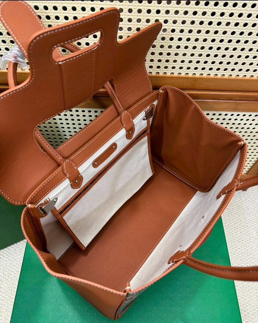 GOYARD 
COPY ONE 
150 dhs🇦🇪🇦🇪

Zain295
♥️♥️♥️