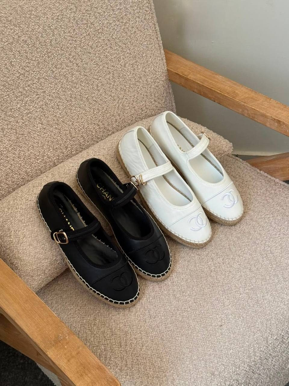 Chanel 🖤
✨ 𝐍𝐞𝐰 𝐂𝐨𝐥𝐥𝐞𝐜𝐭𝐢𝐨𝐧 ✨
✨ 𝐒𝐮𝐩𝐞𝐫 𝐌𝐚𝐬𝐭𝐞𝐫 𝐐𝐮𝐚𝐥𝐢𝐭𝐲 ✨
✨ 𝐀𝐯𝐚𝐢𝐥𝐚𝐛𝐥𝐞 𝐍𝐨𝐰 ✨
𝐒𝐢𝐳𝐞𝐬: 𝟑𝟔 — 𝟒𝟏
450 dhs💛

Zain298
♥️♥️♥️