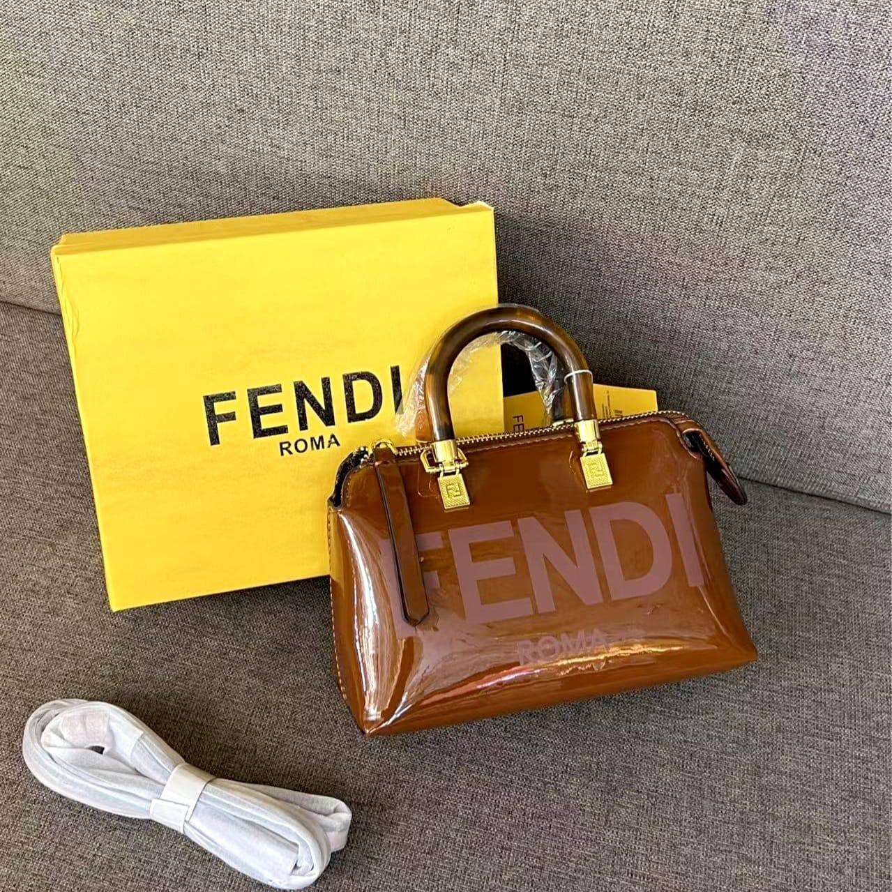 LV
90 dhs✅
high quality 

With box
🎁🎁🎁

Zain26
♥️♥️♥️