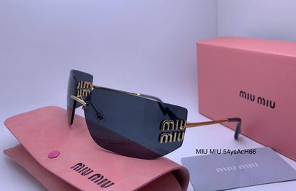 Miu Miu
Master 
180 dhs🇦🇪

Zain126
♥️♥️♥️