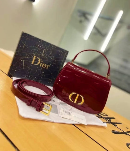 Valentino
80 dhs🪙💕 

with box
🎁🎁🎁

Zain38
♥️♥️♥️