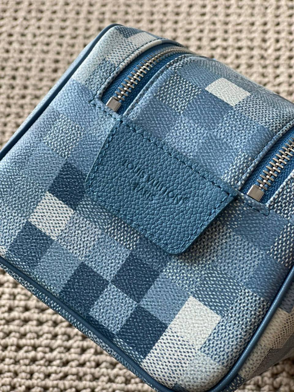 LV
*Wash Bag*
*Super Master Quality*
750 dhs✅

Zain179
♥️♥️♥️
