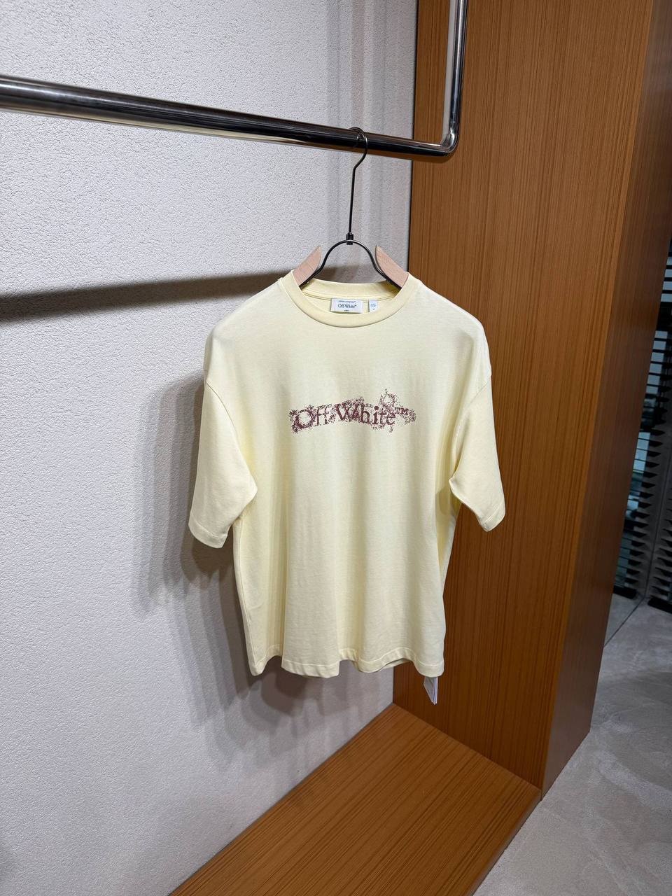 NEW OFF WHITE
*SUPER MASTER*
*SIZE :S,M,L,XL,XXL,*
280 dhs✅

Zain227
♥️♥️♥️