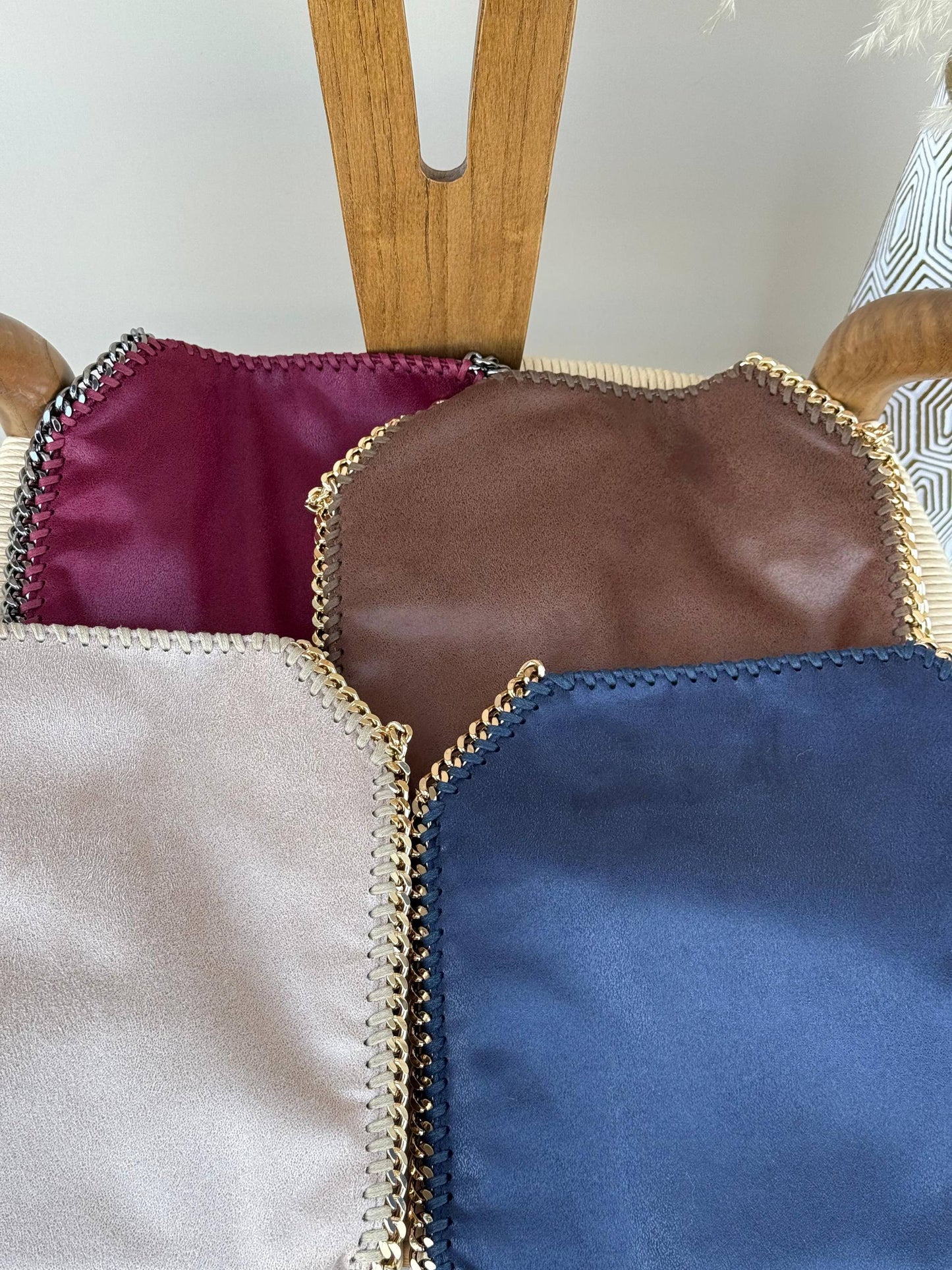 Available Again✨✨✨
STELLA McCARTENY
25cm
350 dhs❣️
Top quality

Zain167
♥️♥️♥️