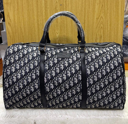 Dior

70 dhs🇦🇪🇦🇪

Zain136
♥️♥️♥️