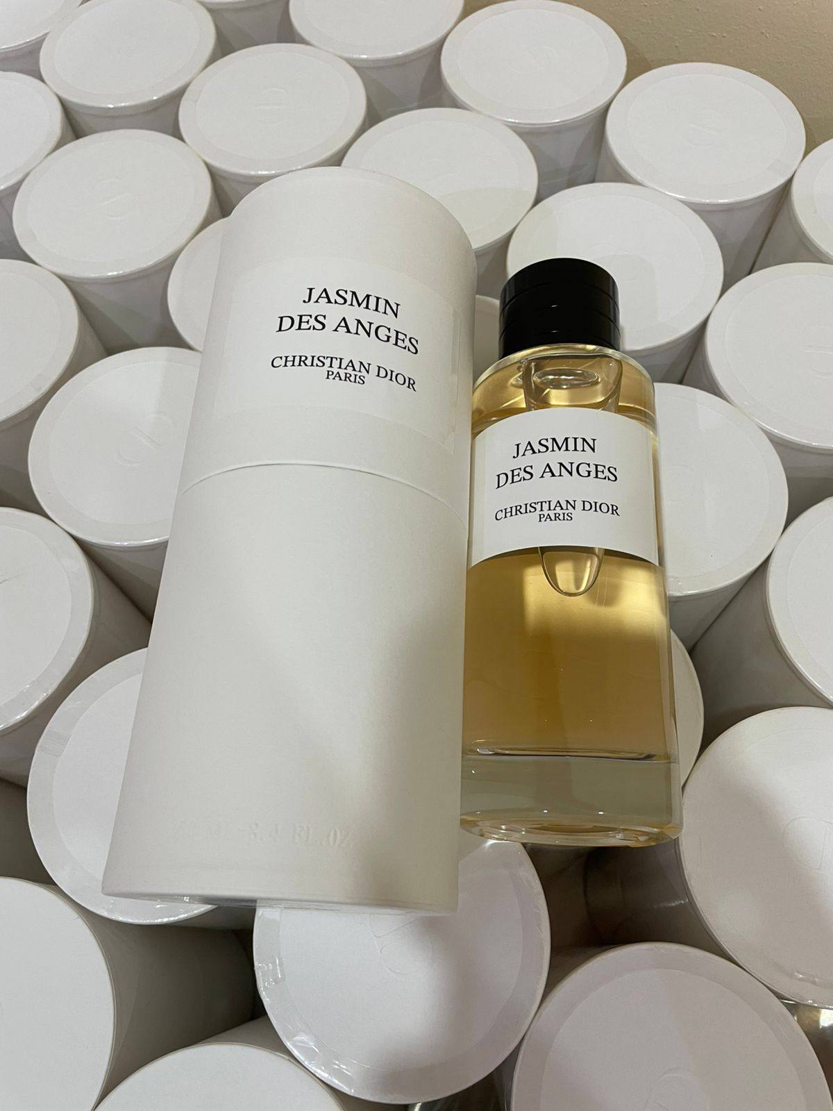 Dior 250 ml 
80 dhs🪙🌨️

Zain238
♥️♥️♥️