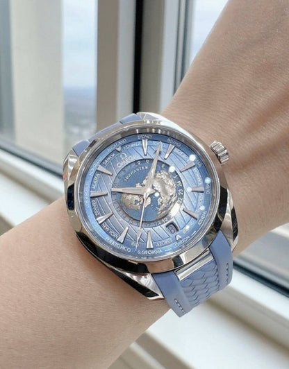 Omega watch for men good 
quality automatic 
250 dhs🪙💚

Zain59
♥️♥️♥️