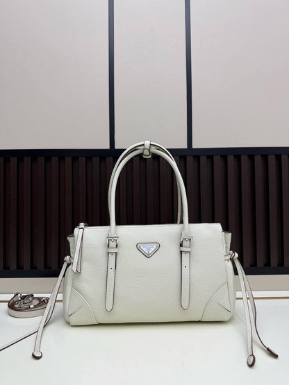Prada 💕🙋🏻‍♀️
Master🌺🌺
32cm🫶🏼
340 dhs✅

Zain297
♥️♥️♥️