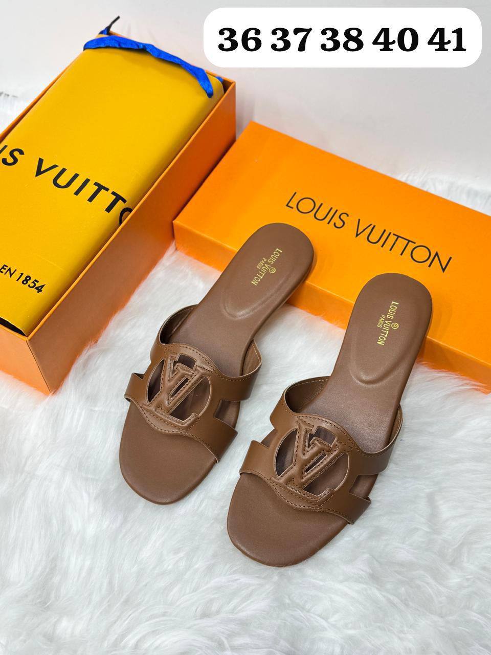 LV
𝗦𝗟𝗜𝗣𝗣𝗘𝗥𝗦
💯𝙃𝙞𝙜𝙝 𝙌𝙪𝙖𝙡𝙞𝙩𝙮
Size 36-37-38-39-40-41
90 dhs✅

Zain86
♥️♥️♥️