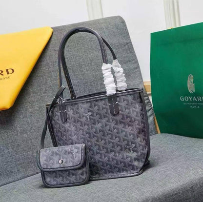 Goyard
30 cm
70 dhs🪙🌨️

Zain17
♥️♥️♥️