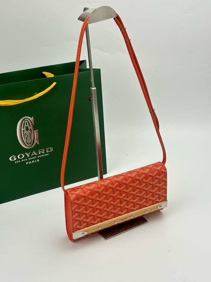 Goyard
Master💓💓💓
250 dhs✅

Zain153
♥️♥️♥️
