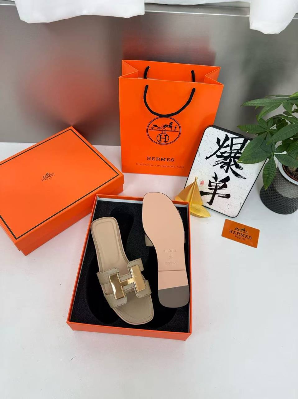 Hermes
size 36-41
95 dhs🇦🇪🇦🇪

Zain40
♥️♥️♥️